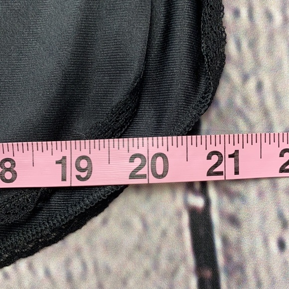 Vanity Fair Black Slip Size: Medium - Picture 9 of 16